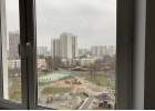 Добраться к дому можно транспортом от станции метро.